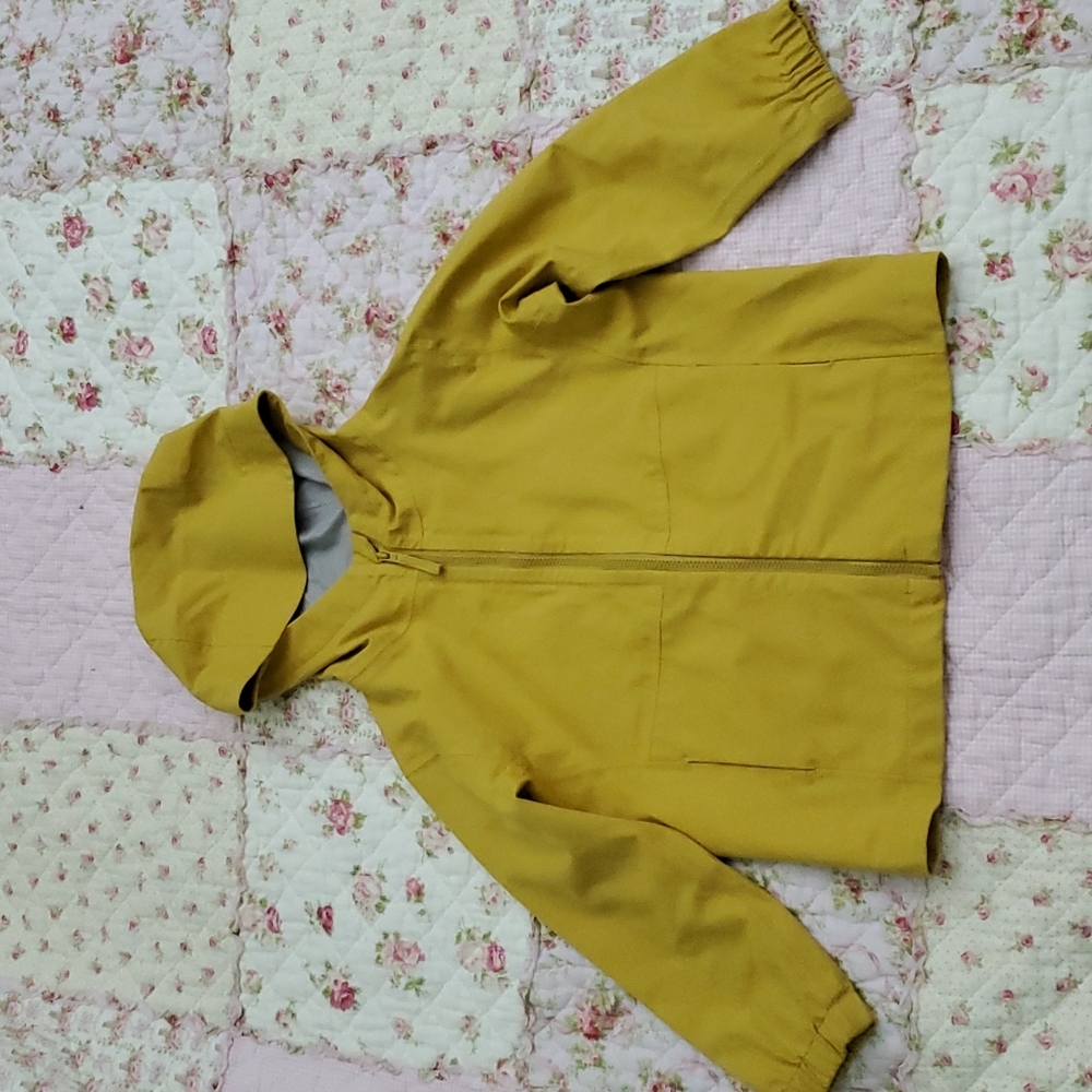 UNIQLO kids waterproof hood jacket yellow windproof